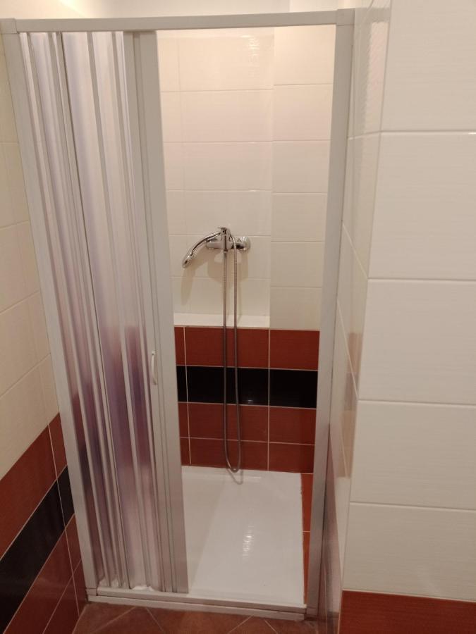 Apartman Obecni Hostinec Provodov (Hradec Kralove) Zewnętrze zdjęcie