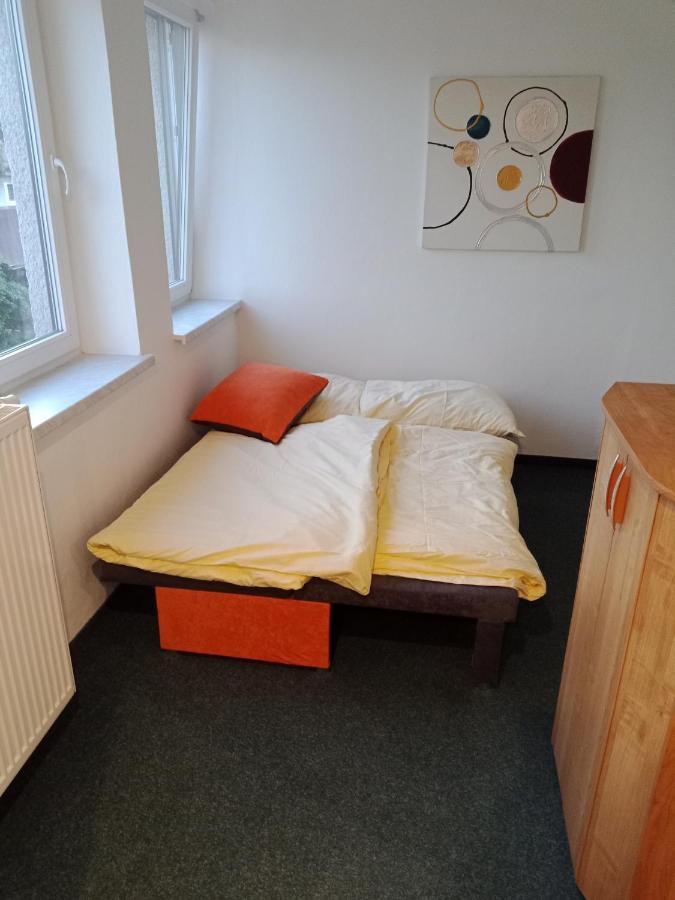 Apartman Obecni Hostinec Provodov (Hradec Kralove) Zewnętrze zdjęcie